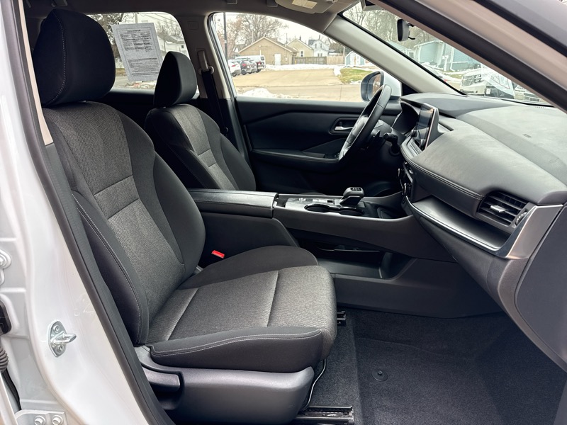 Nissan Rogue SV 2025