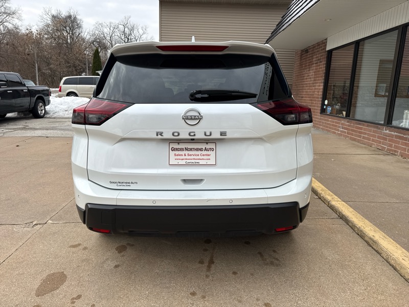 Nissan Rogue SV 2025