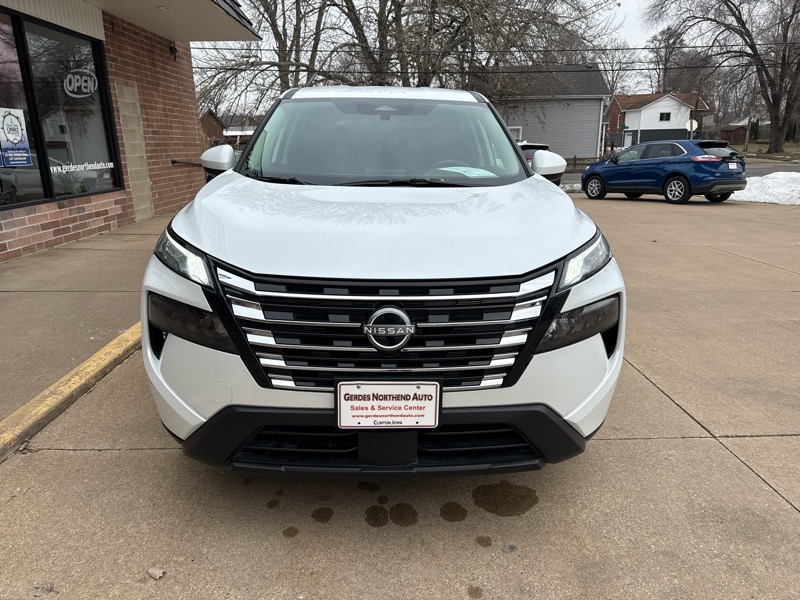 Nissan Rogue SV 2025