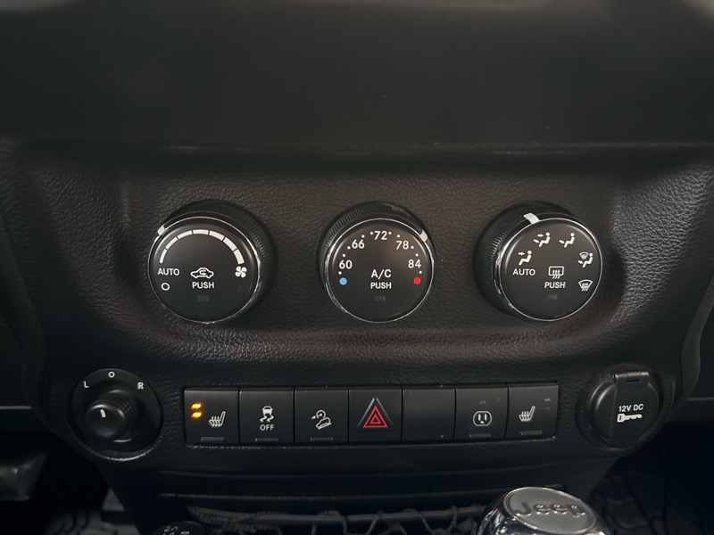 Jeep Wrangler Unlimited Sahara 4WD 2015