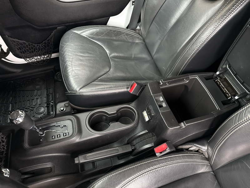 Jeep Wrangler Unlimited Sahara 4WD 2015