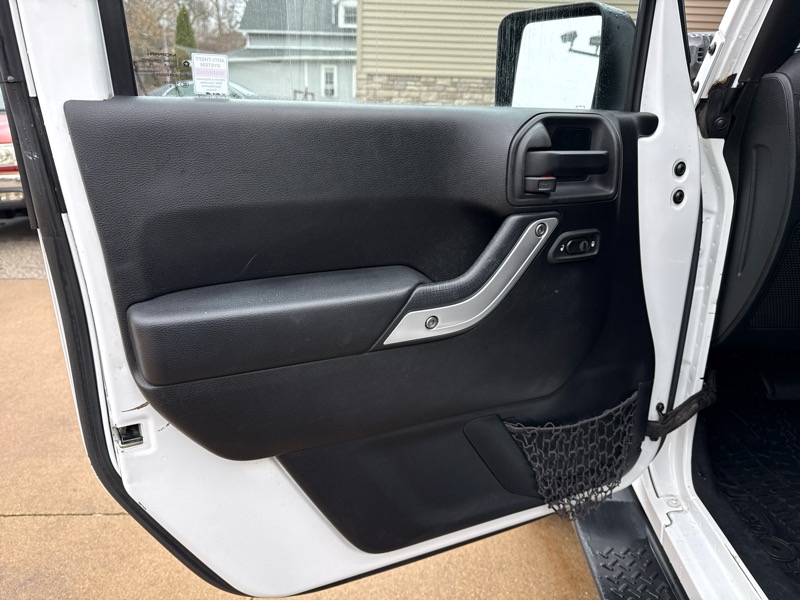 Jeep Wrangler Unlimited Sahara 4WD 2015