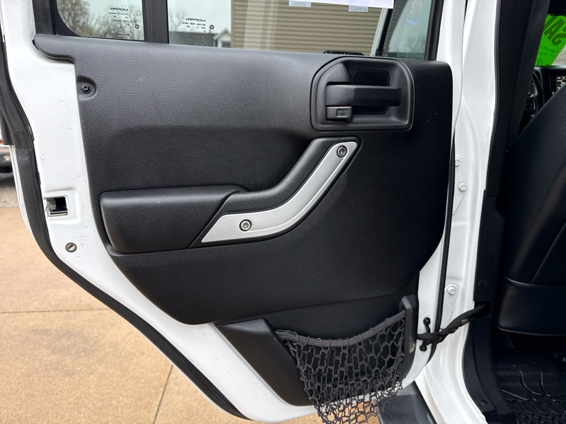 Jeep Wrangler Unlimited Sahara 4WD 2015