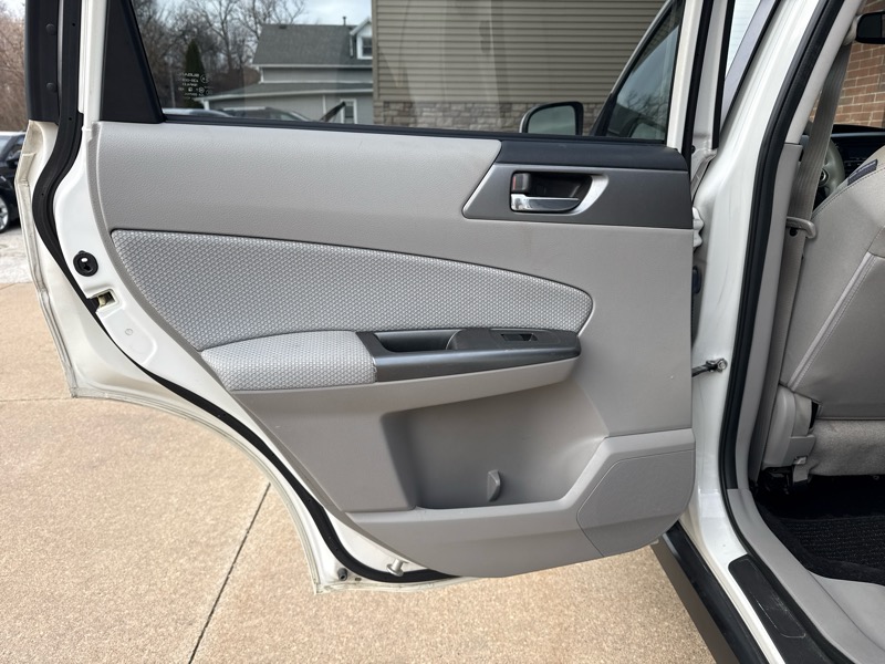 Subaru Forester 2.5X Premium 2012