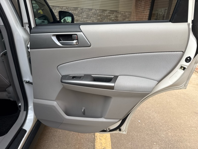 Subaru Forester 2.5X Premium 2012