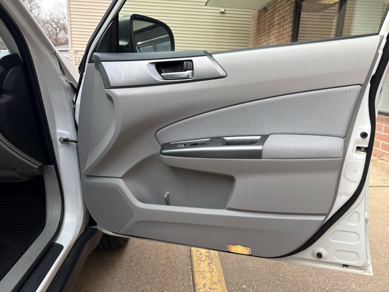 Subaru Forester 2.5X Premium 2012