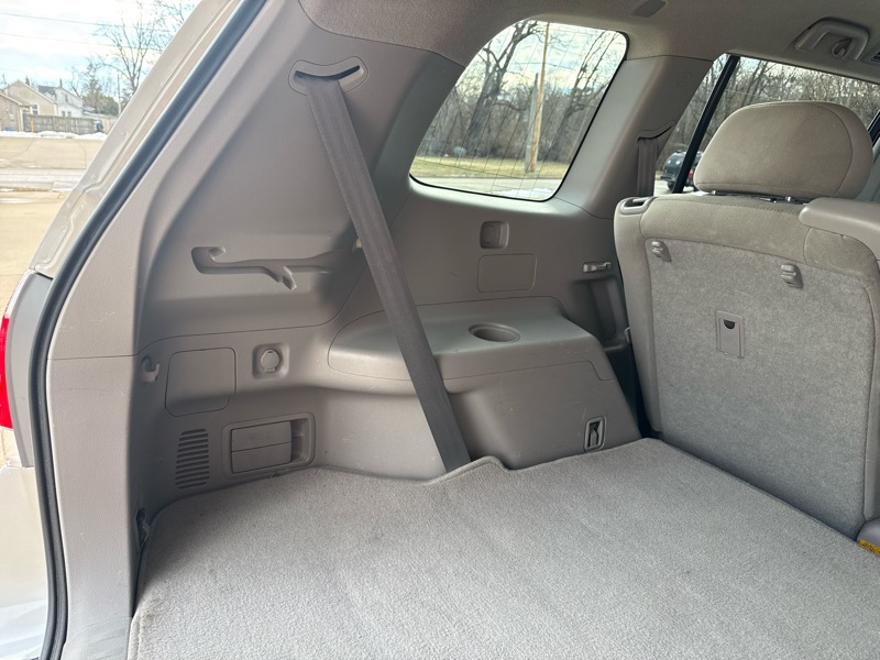 Toyota Highlander Base 2WD V6 2011