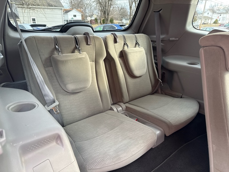 Toyota Highlander Base 2WD V6 2011