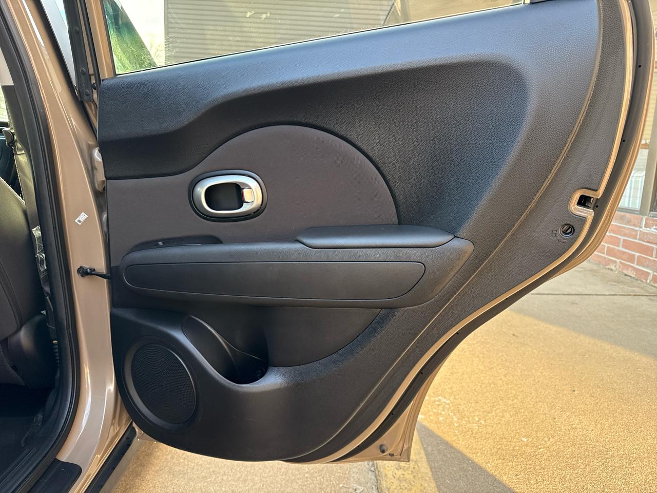 Kia Soul Base 6A 2016