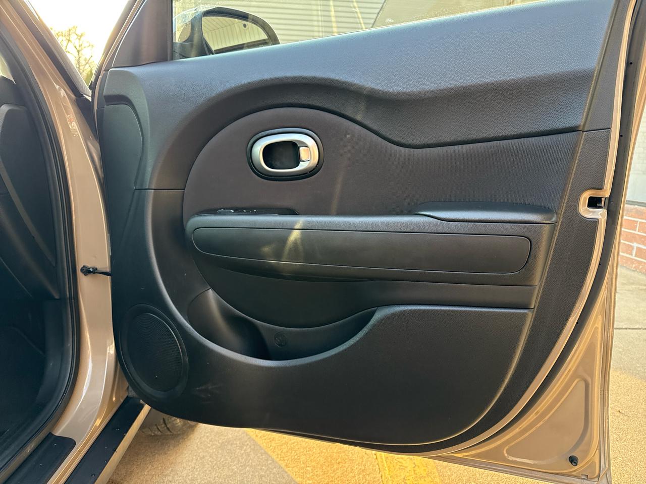 Kia Soul Base 6A 2016