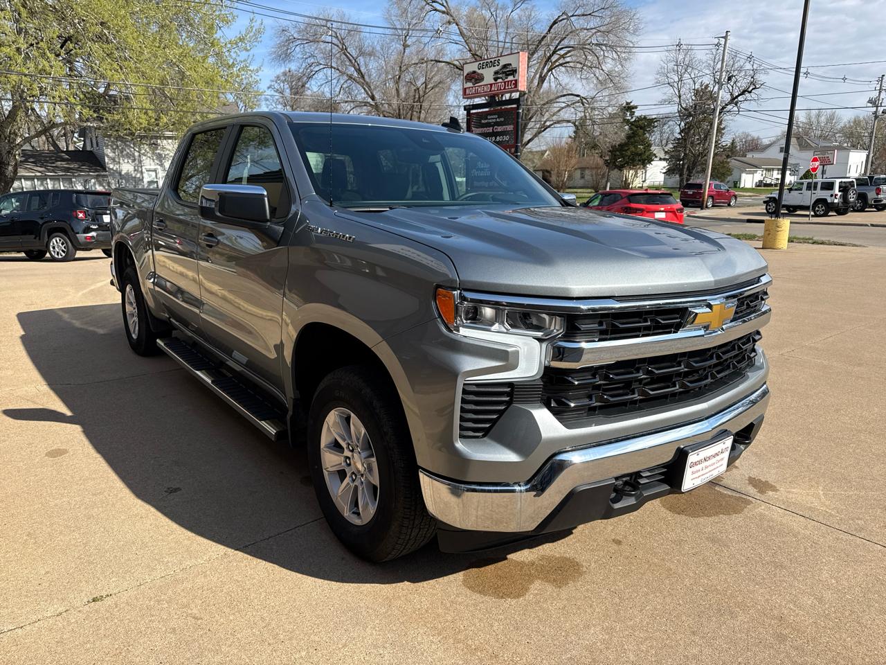 Chevrolet Silverado 1500 LT Crew Cab 4WD 2026