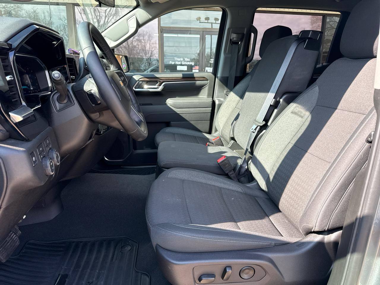 Chevrolet Silverado 1500 LT Crew Cab 4WD 2026