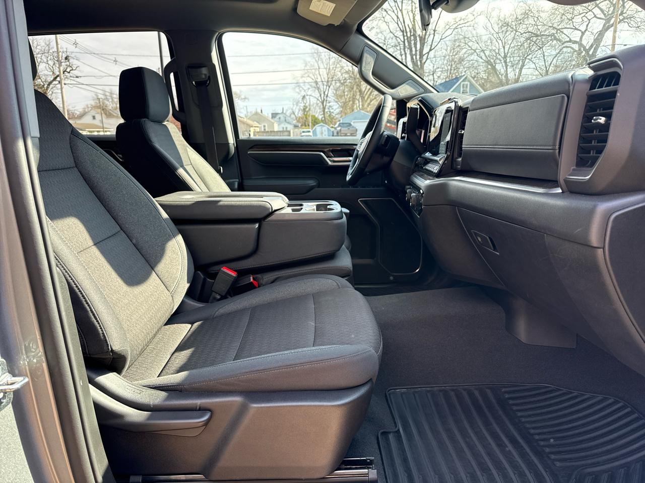 Chevrolet Silverado 1500 LT Crew Cab 4WD 2026