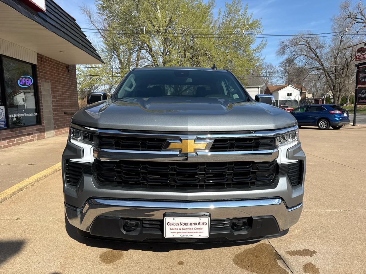 Chevrolet Silverado 1500 LT Crew Cab 4WD 2026