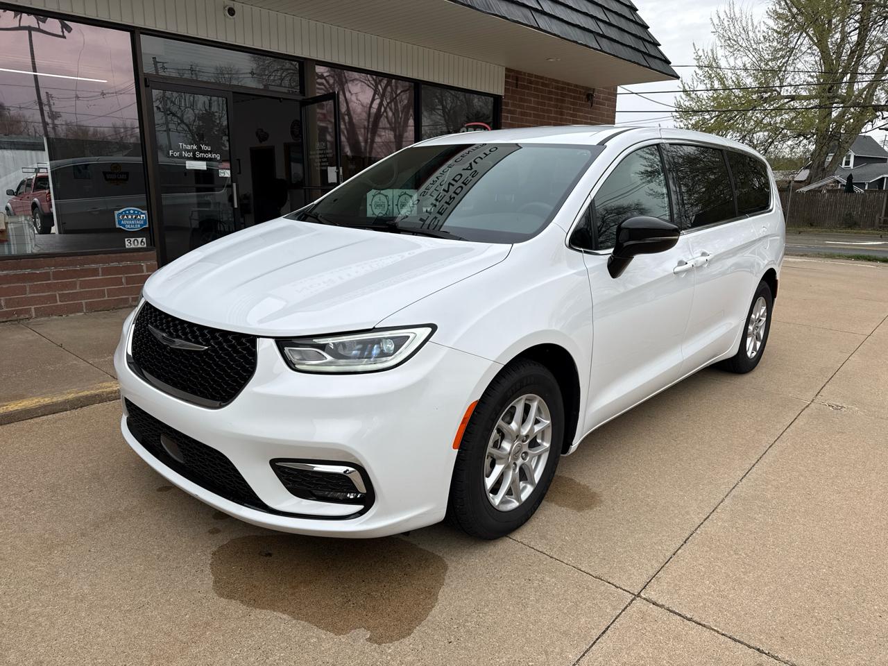 Chrysler Pacifica Select 2025