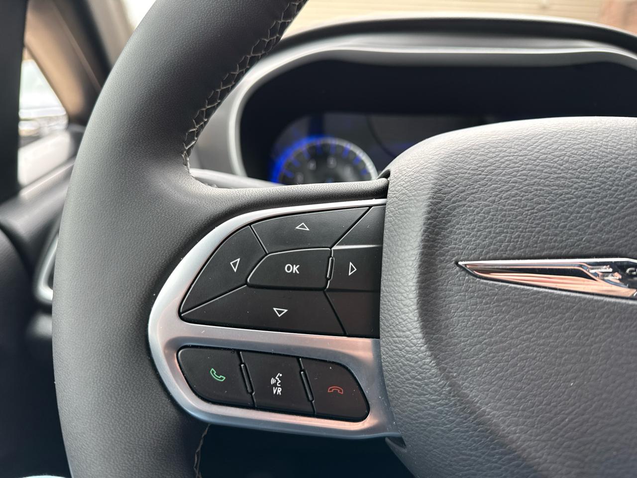 Chrysler Pacifica Select 2025