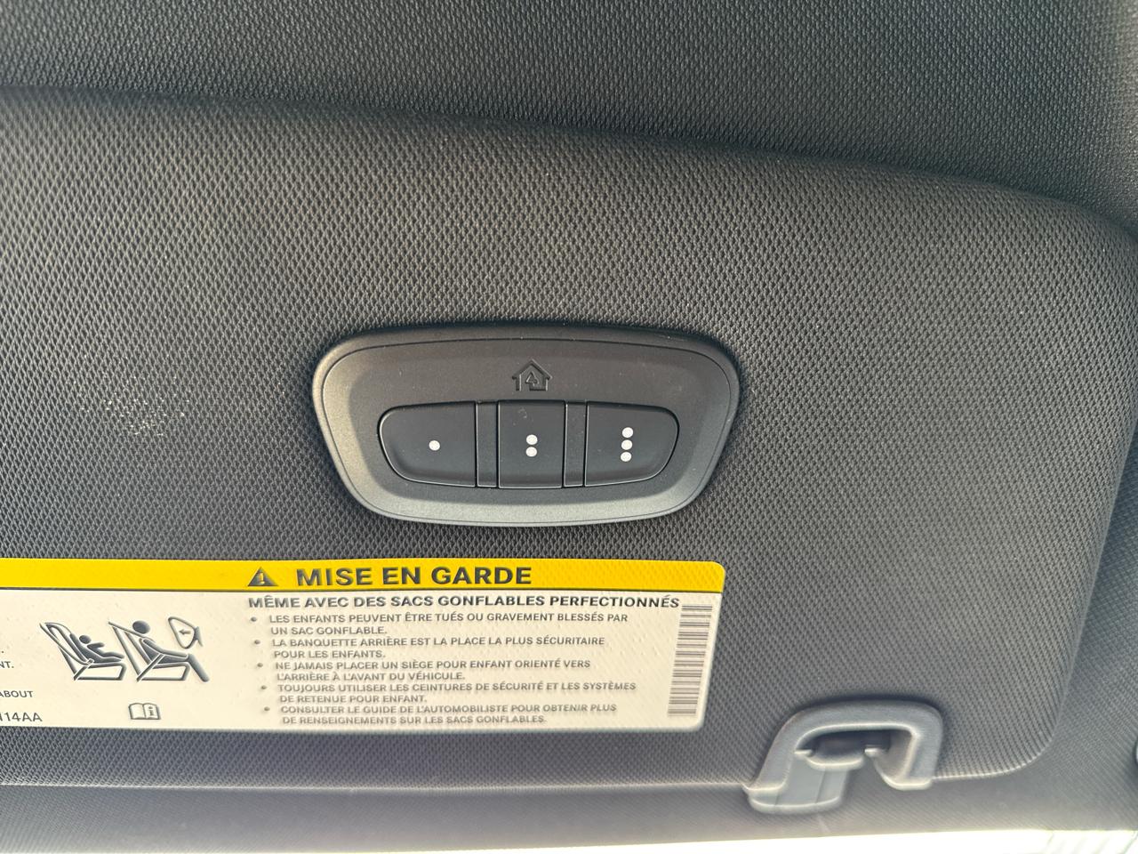 Chrysler Pacifica Select 2025