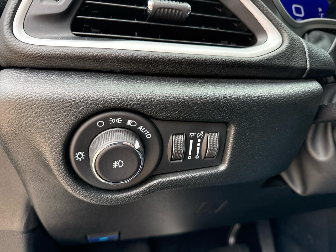 Chrysler Pacifica Select 2025