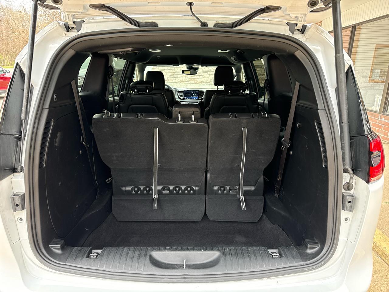 Chrysler Pacifica Select 2025