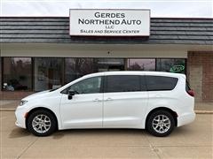 2025 Chrysler Pacifica 