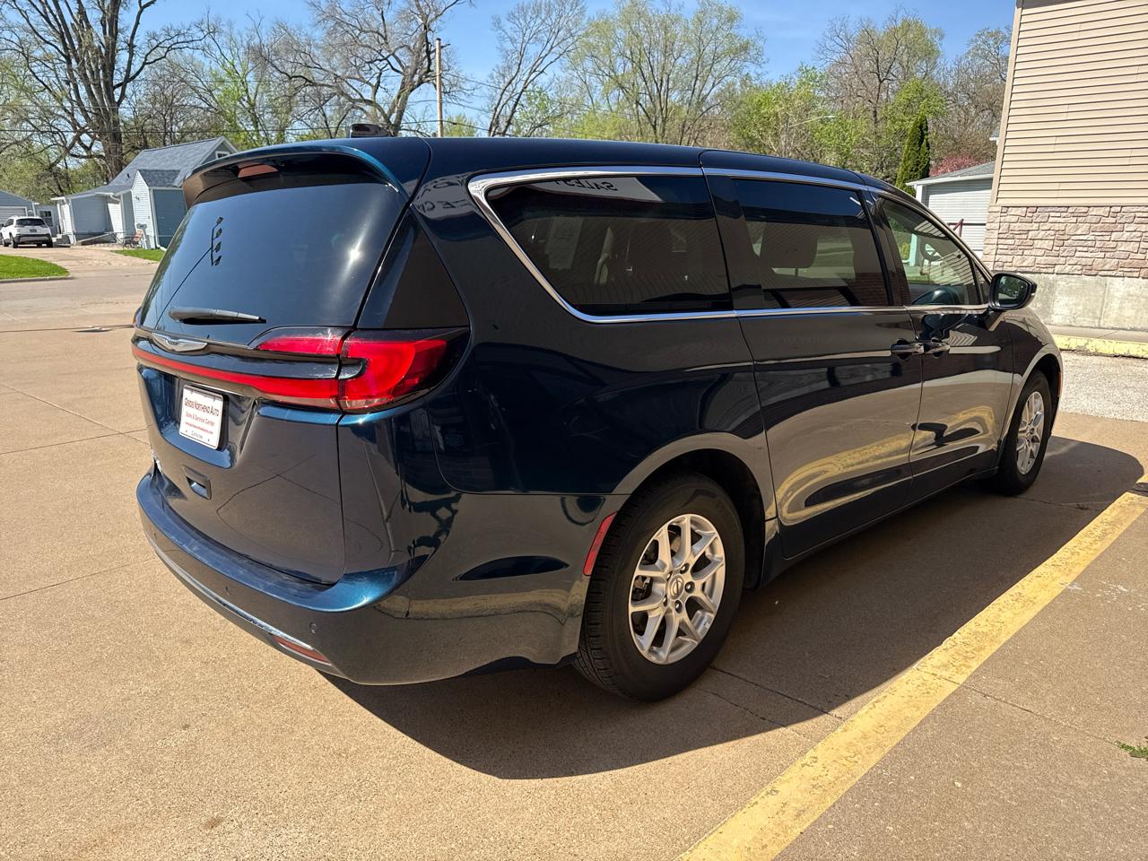 Chrysler Pacifica Touring L 2023