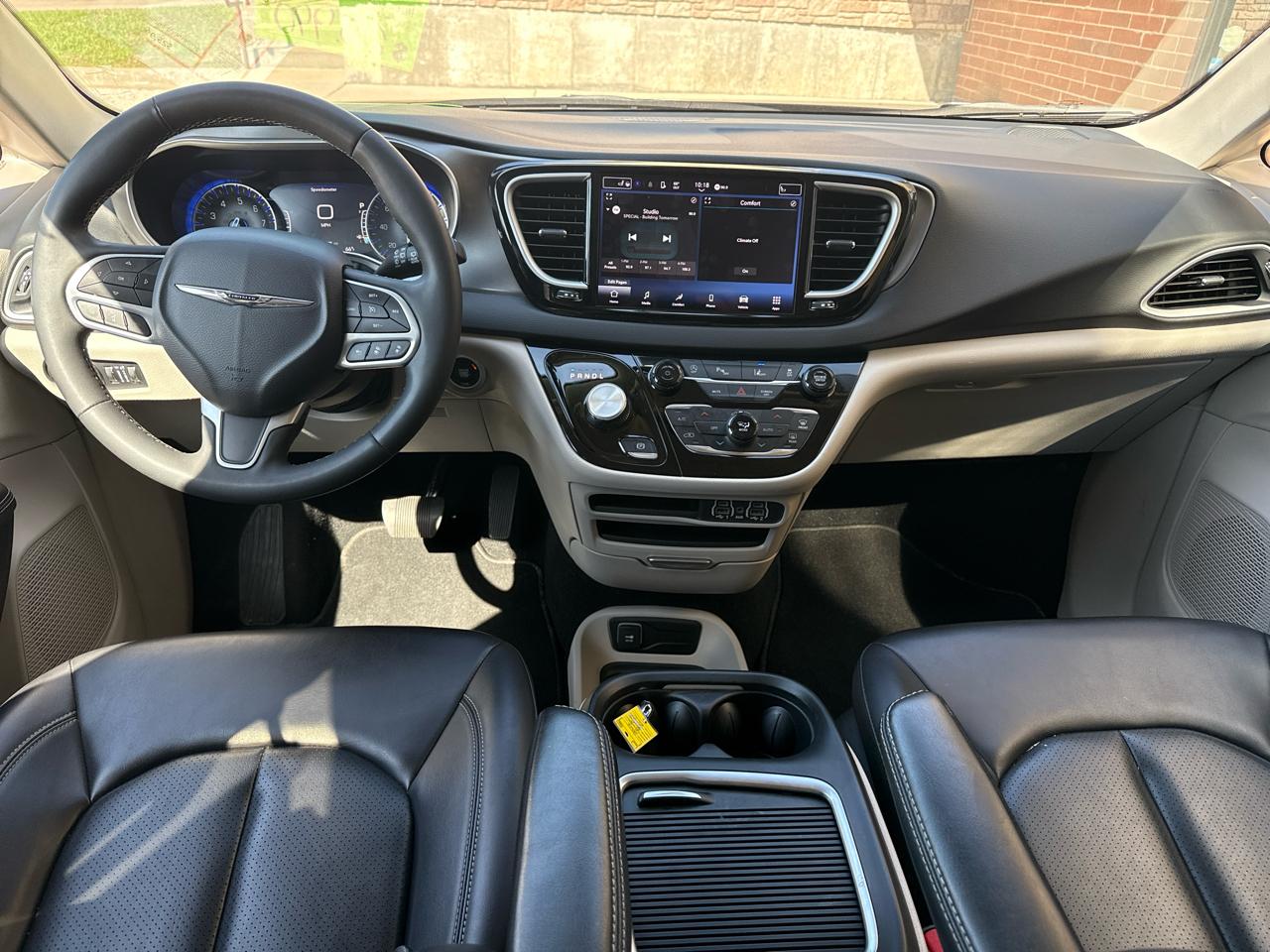 Chrysler Pacifica Touring L 2023