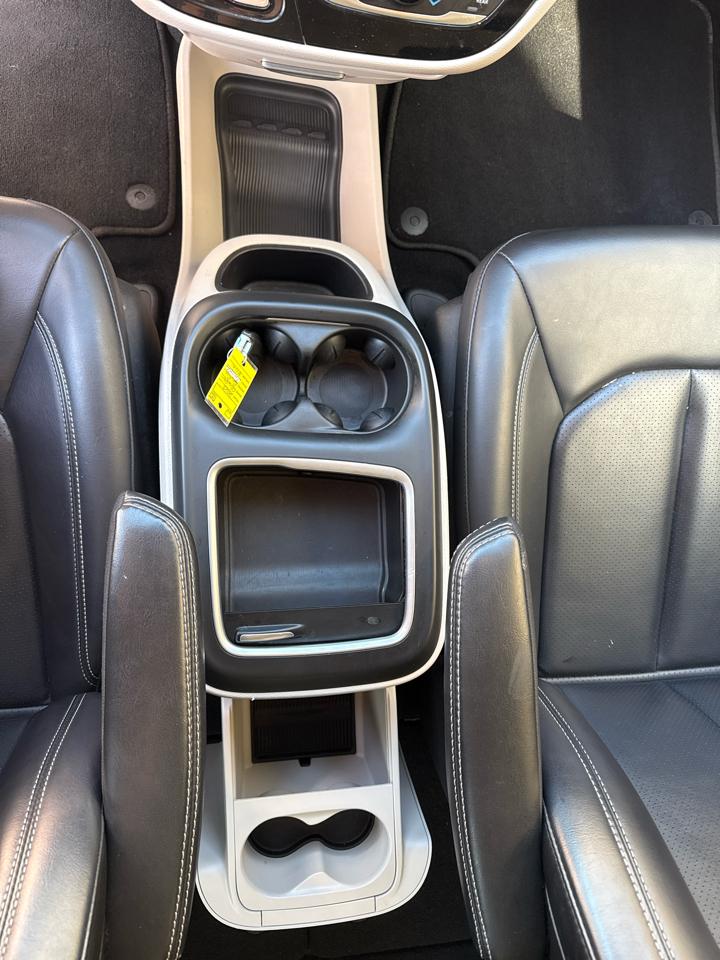 Chrysler Pacifica Touring L 2023