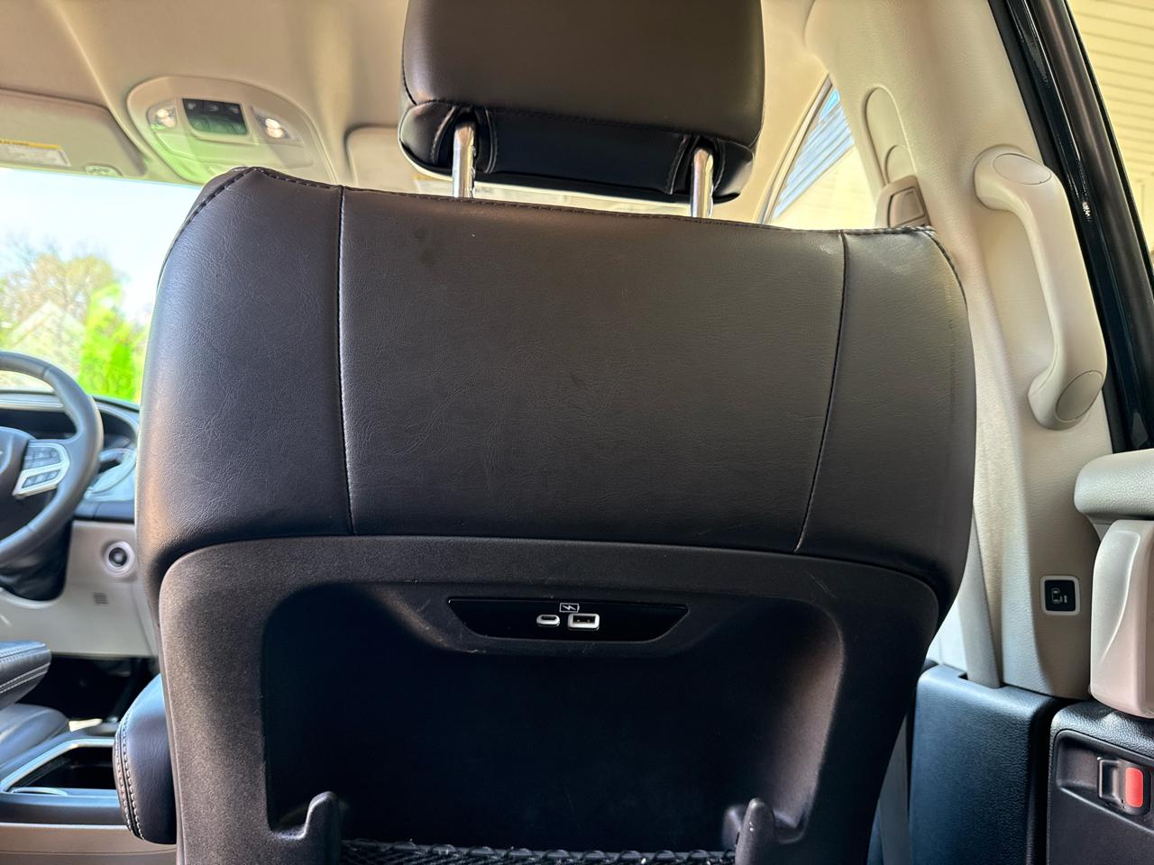 Chrysler Pacifica Touring L 2023