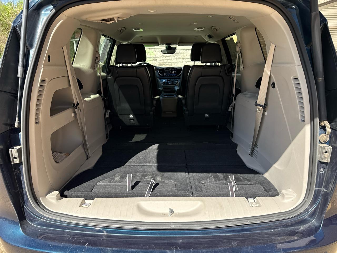 Chrysler Pacifica Touring L 2023