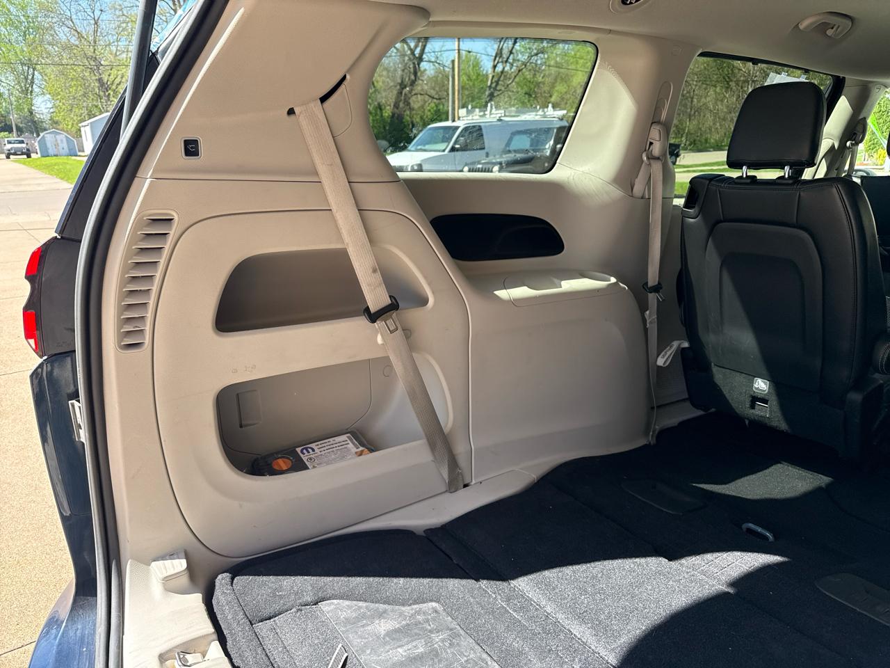 Chrysler Pacifica Touring L 2023