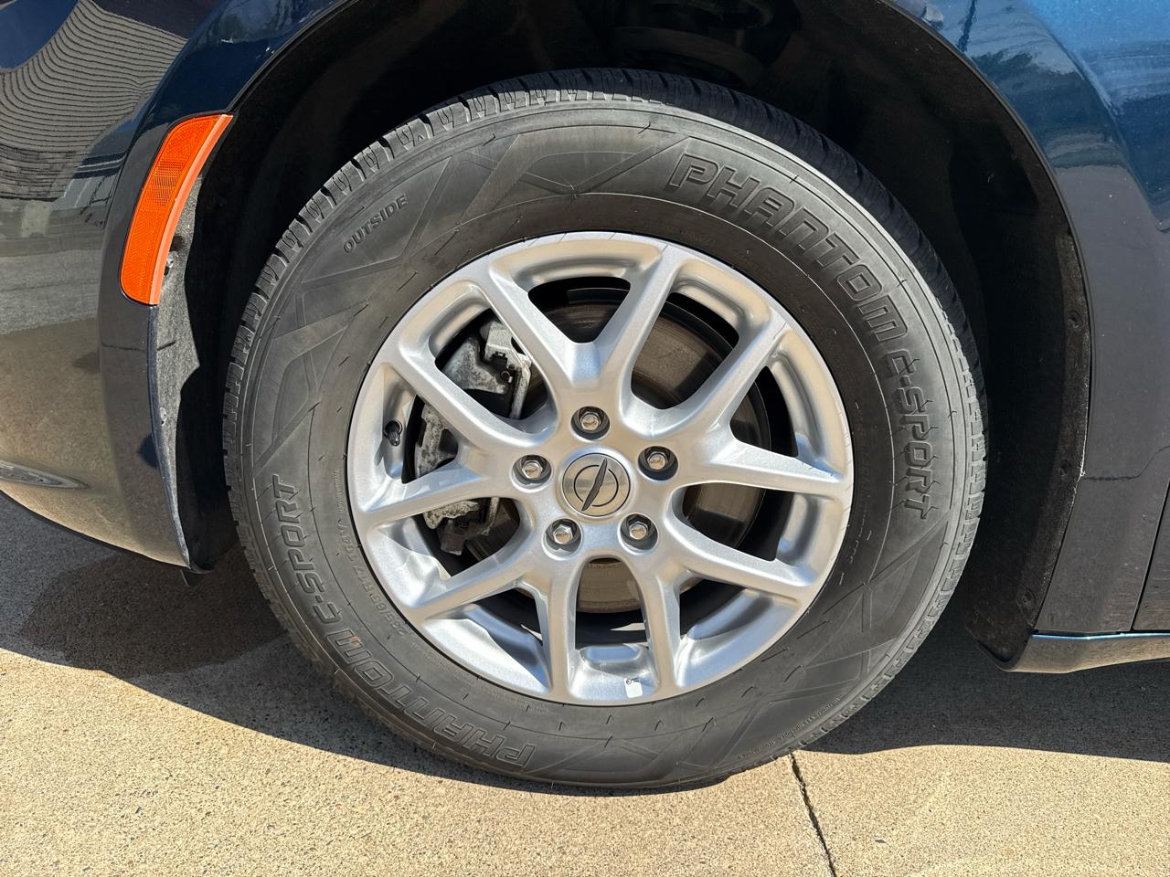 Chrysler Pacifica Touring L 2023