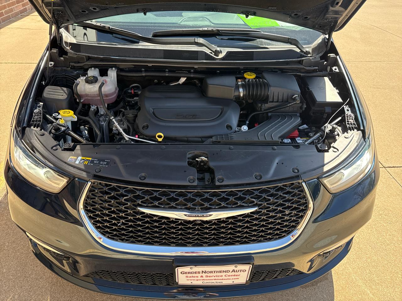 Chrysler Pacifica Touring L 2023