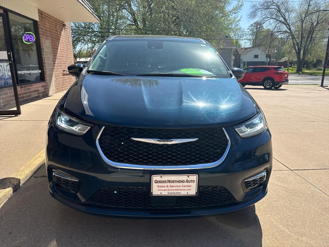 Chrysler Pacifica Touring L 2023