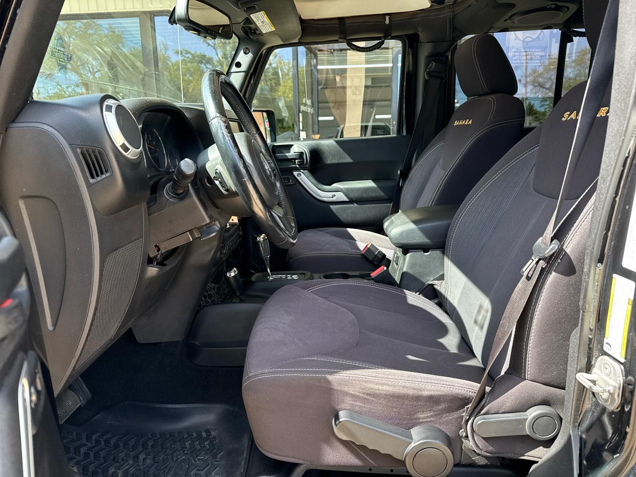Jeep Wrangler Unlimited Sahara 4WD 2013