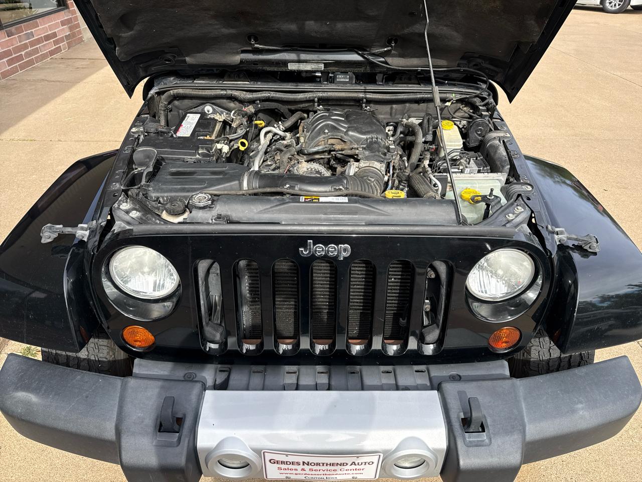 Jeep Wrangler Unlimited Sahara 4WD 2013