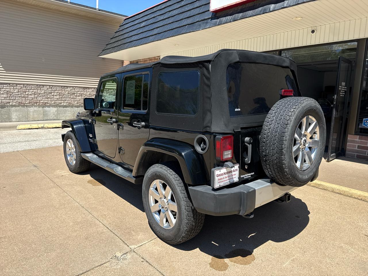 Jeep Wrangler Unlimited Sahara 4WD 2013