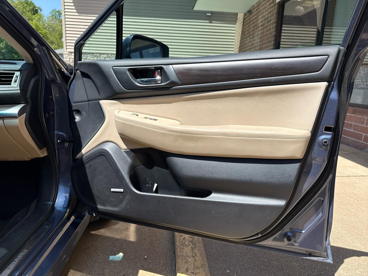 Subaru Legacy 2.5i Limited 2015