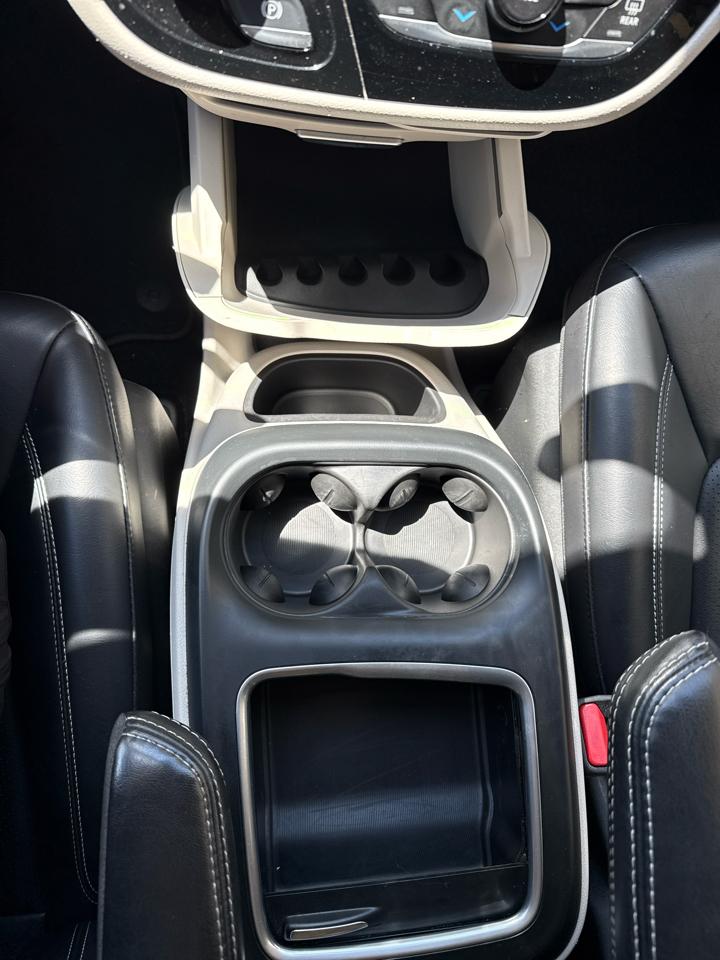 Chrysler Pacifica Touring L 2023