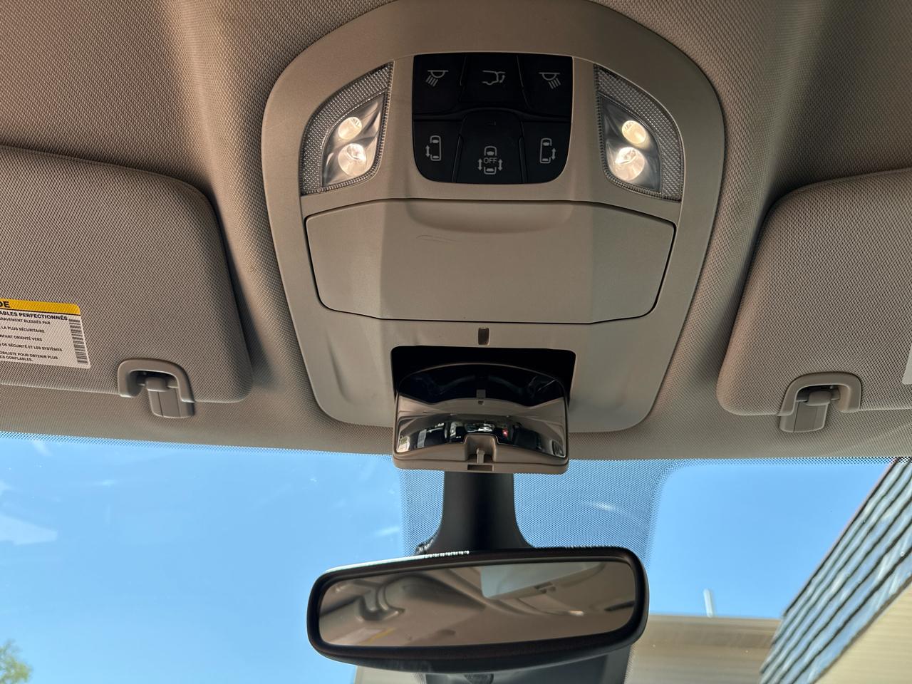 Chrysler Pacifica Touring L 2023