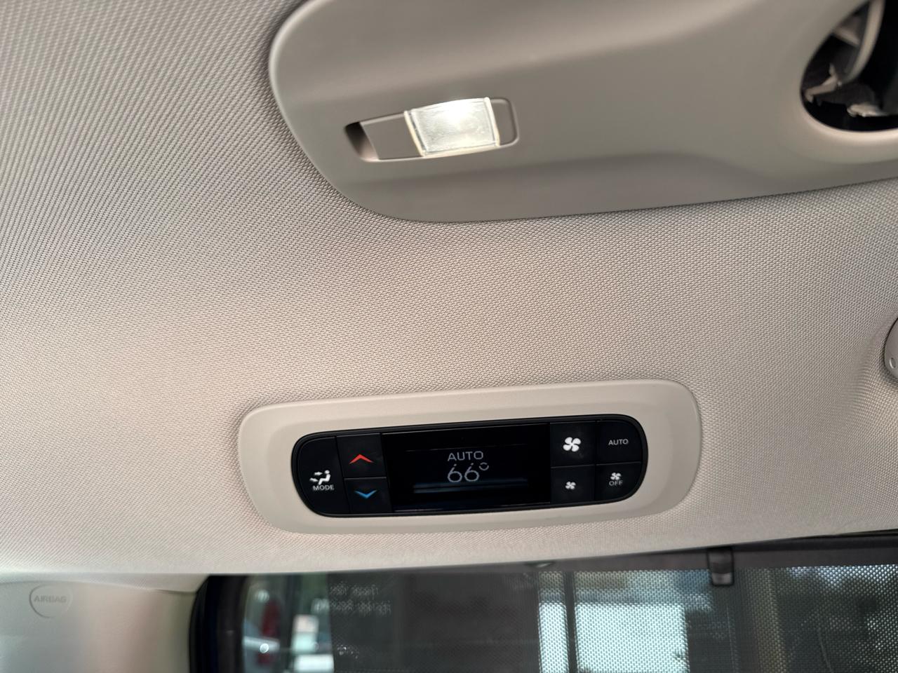 Chrysler Pacifica Touring L 2023