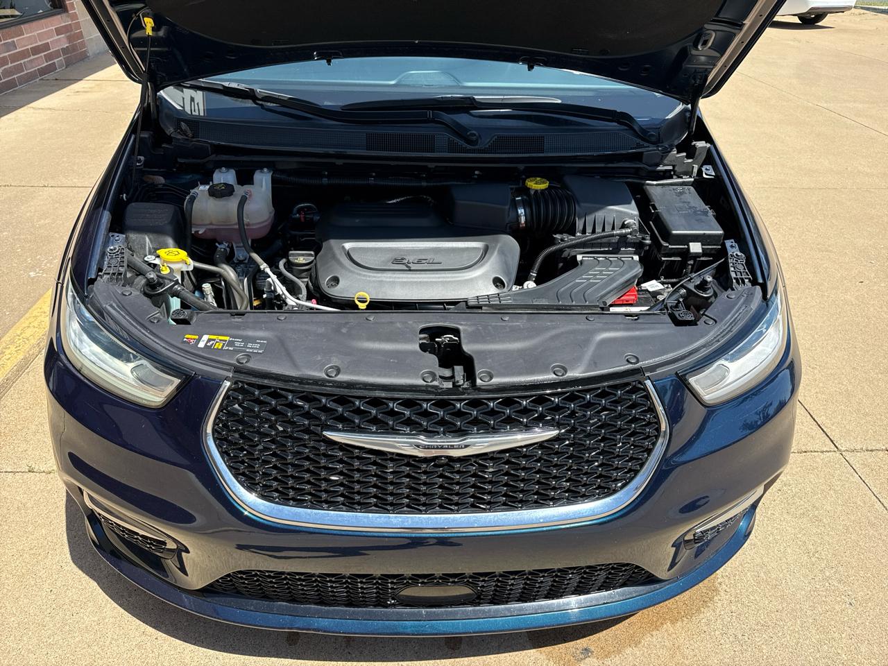 Chrysler Pacifica Touring L 2023