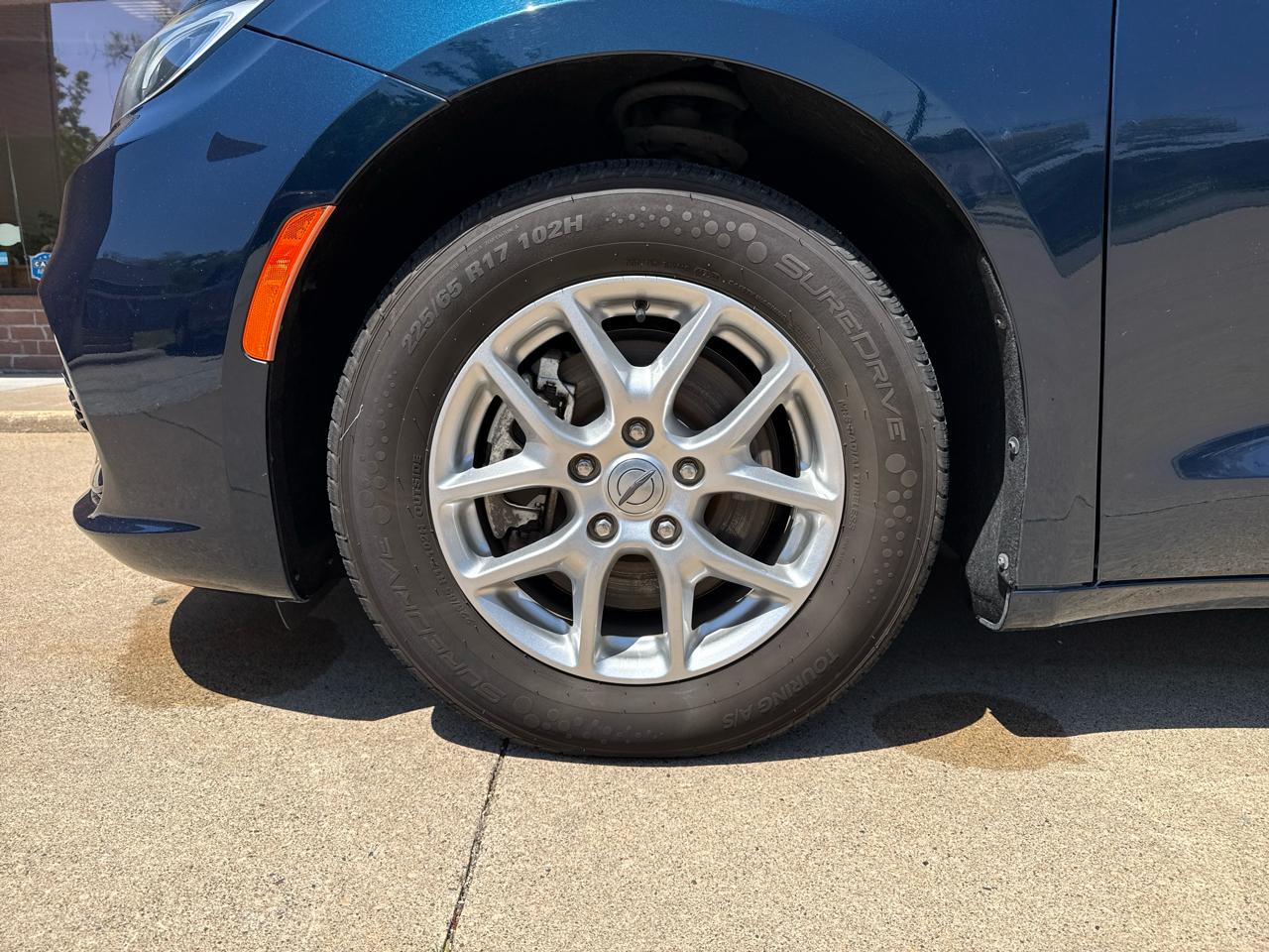 Chrysler Pacifica Touring L 2023