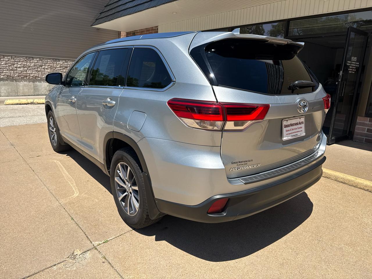 Toyota Highlander XLE AWD V6 2019