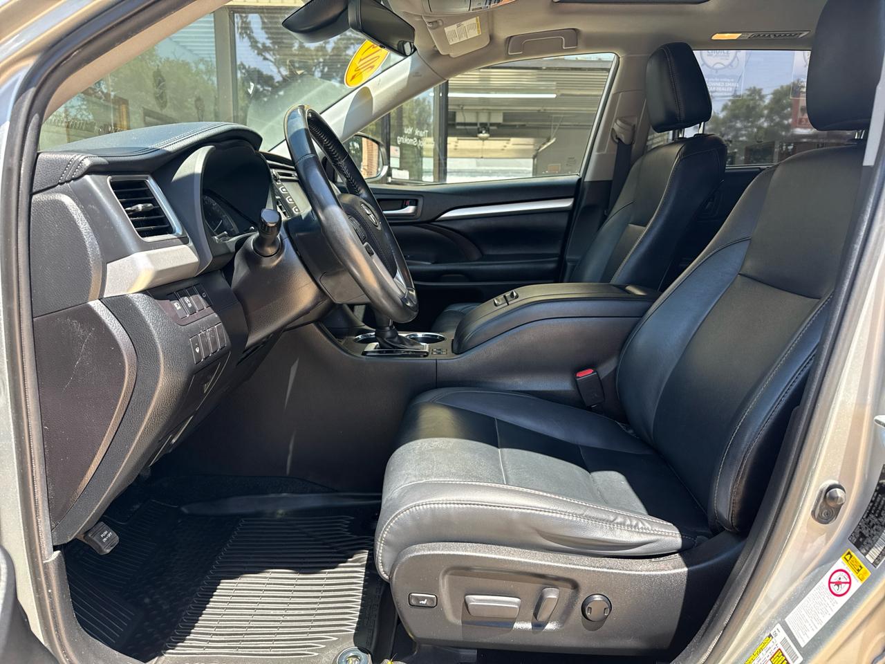 Toyota Highlander XLE AWD V6 2019