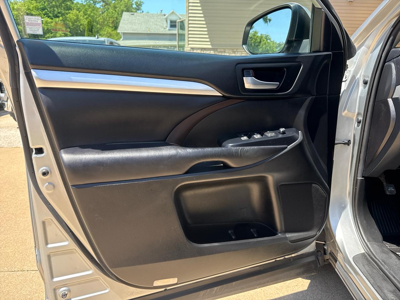 Toyota Highlander XLE AWD V6 2019