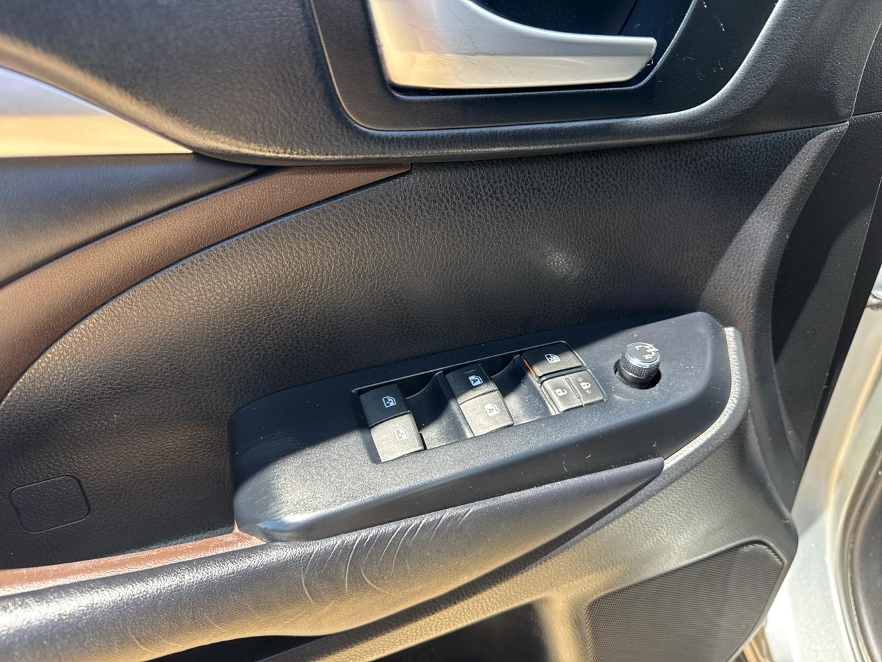 Toyota Highlander XLE AWD V6 2019