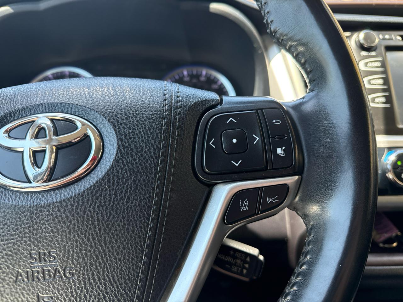 Toyota Highlander XLE AWD V6 2019