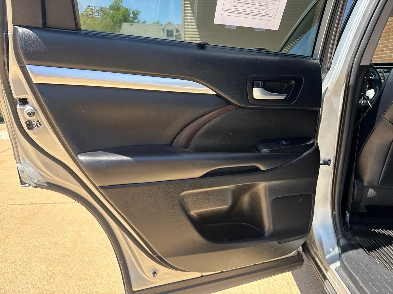 Toyota Highlander XLE AWD V6 2019