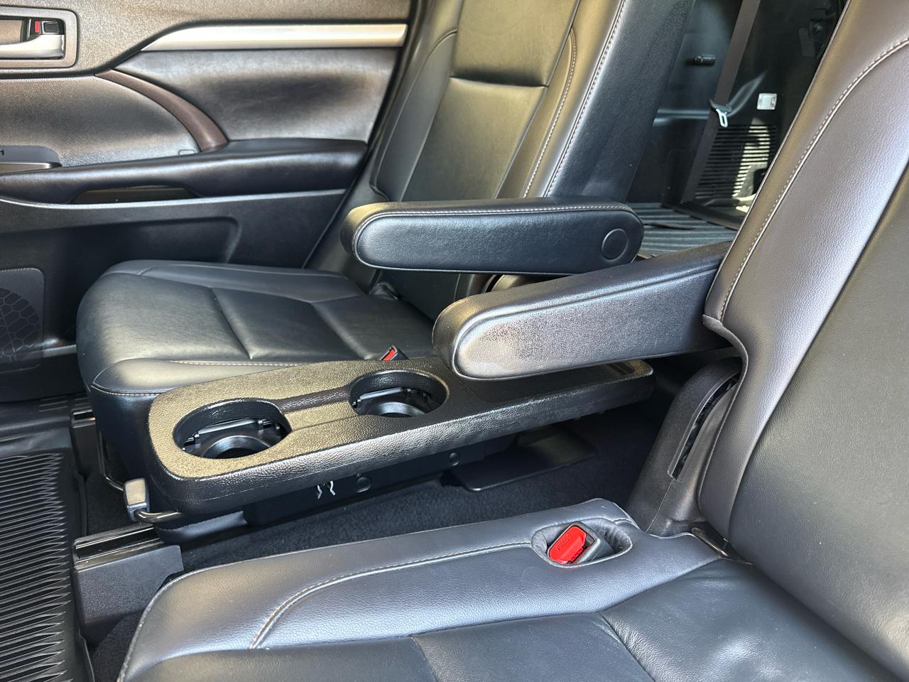 Toyota Highlander XLE AWD V6 2019