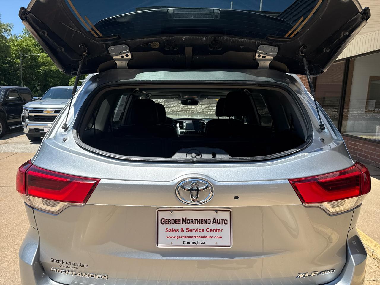 Toyota Highlander XLE AWD V6 2019